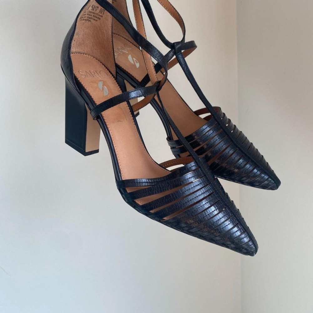Sarto by Franco Sarto Black Leather T-Strap Saira Pumps Pointed Toe Size 8.5